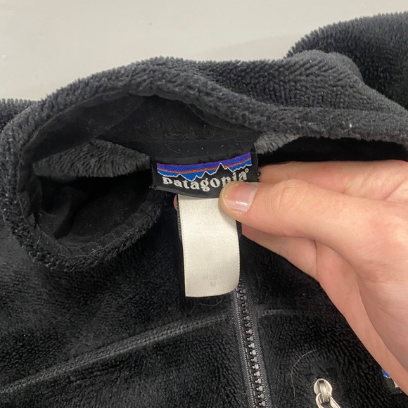 Black Patagonia Fleece - Picture 2 of 3